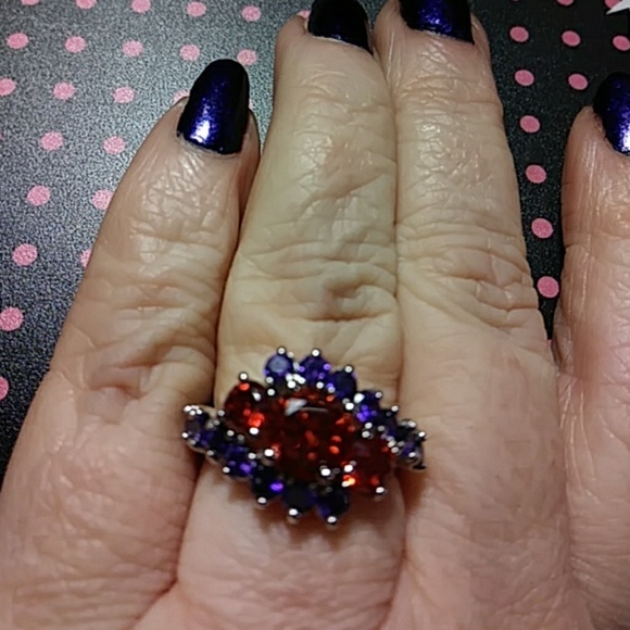 SOLD Sz 7 Garnet and Amethyst ring - Picture 2 of 6